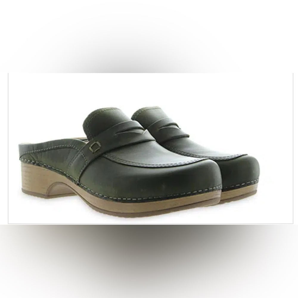 Dansko Women's Bel Mule - Comfort Penny Clog
Black Leather size 40 = US 9.5-10